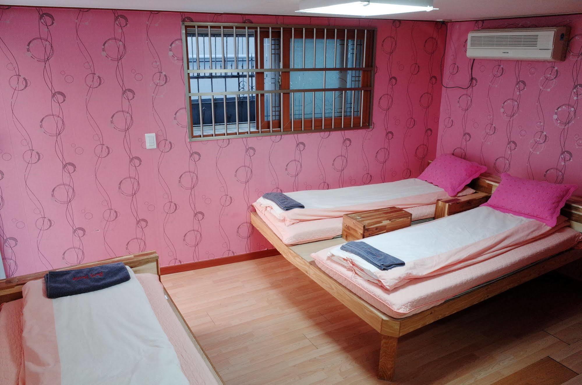 Хостел Bong Backpackers Сеул Экстерьер фото