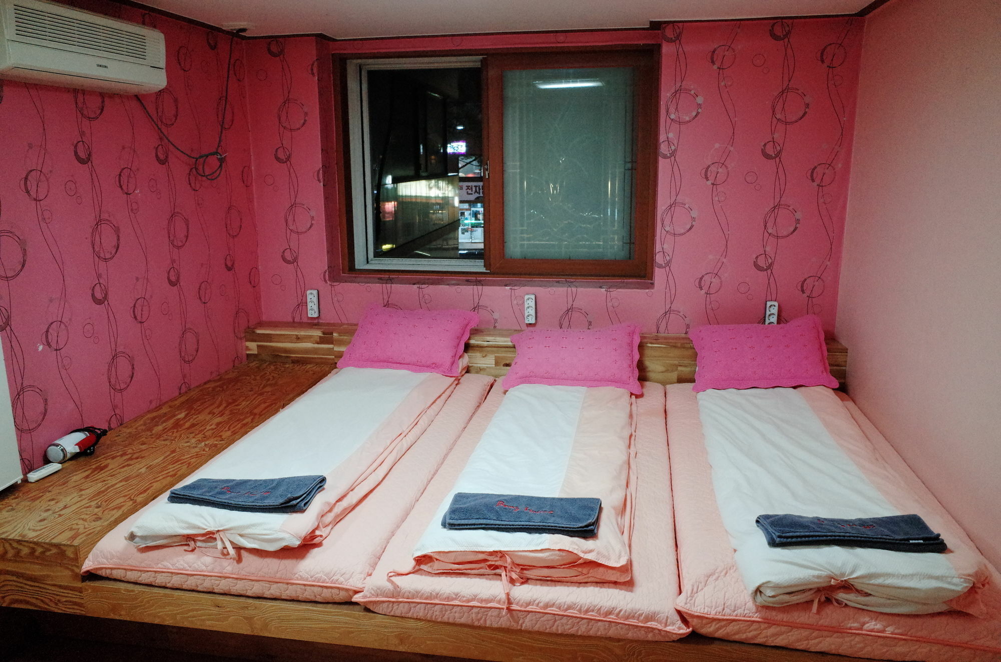 Хостел Bong Backpackers Сеул Экстерьер фото